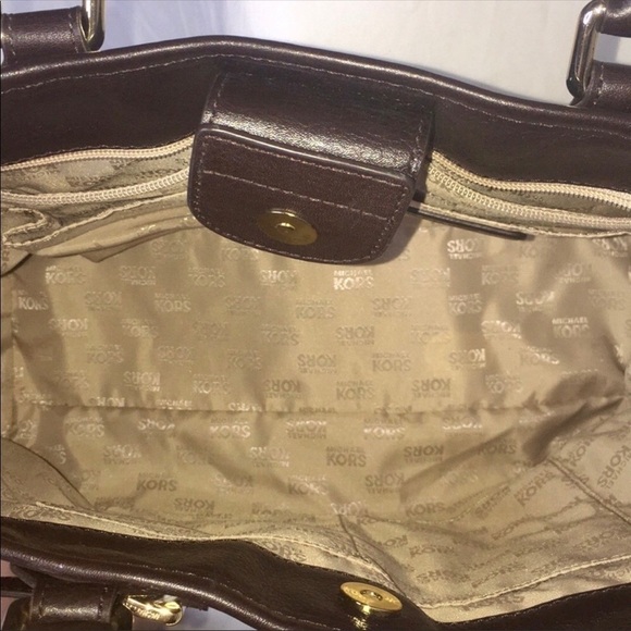 MICHAEL KORS HUDSON IN RICH EXPRESSO BROWN/GOLD - Picture 5 of 8